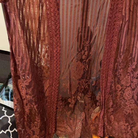 Beautiful rustic lace Kimono - Picture 3 of 4